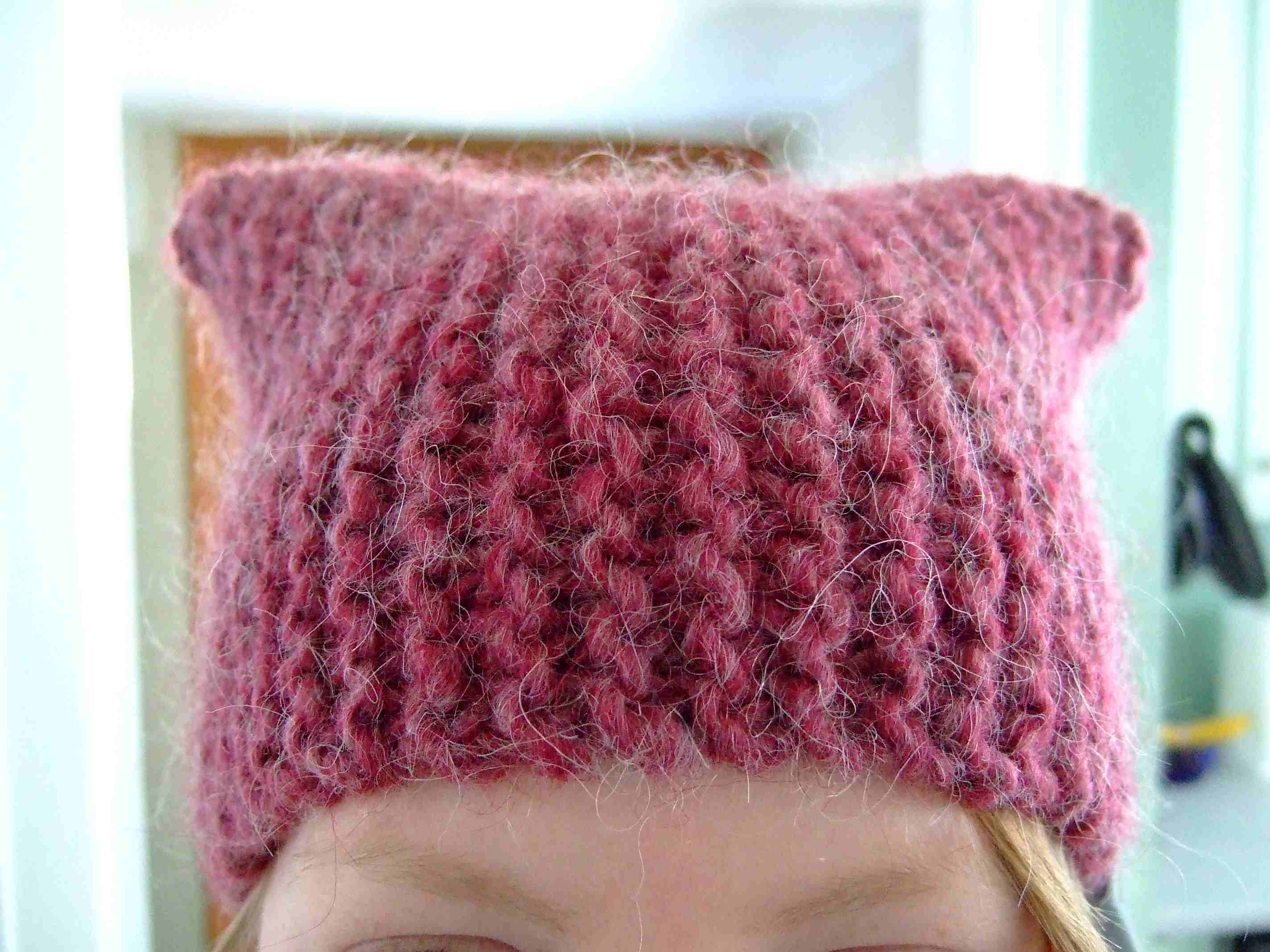 Easy Free Pattern for a Child&apos;s Knitted Hat - Yahoo! Voices